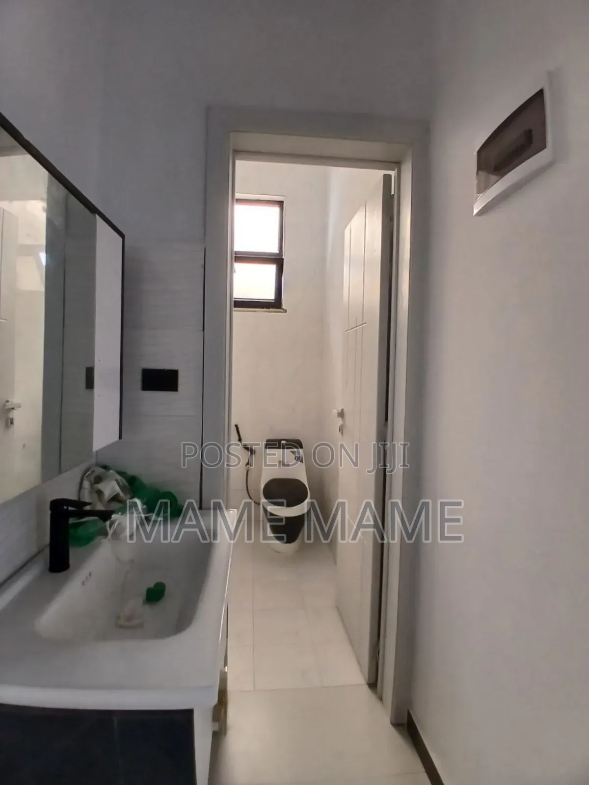 5bdrm House in Addis Abeba, Bole for sale