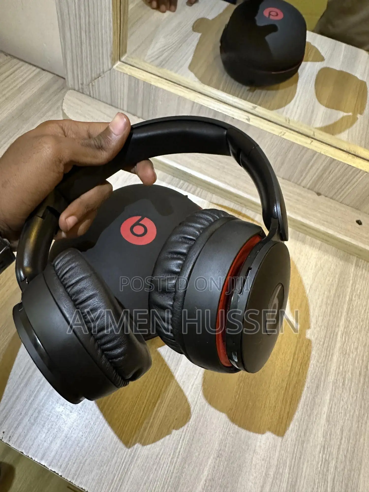 Beats Solo Pro – Active Noise Cancelling – Complete With Box Case