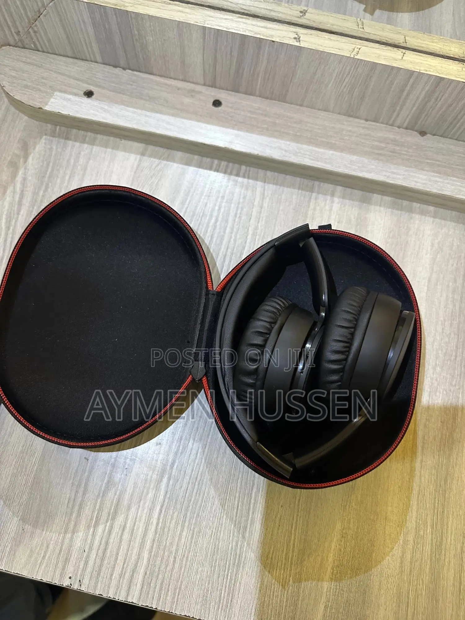 Beats Solo Pro – Active Noise Cancelling – Complete With Box Case