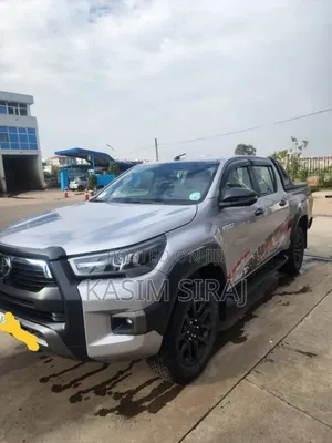 Toyota Hilux Revo Double Cab Deisel 2.8 AWD 2022 Silver