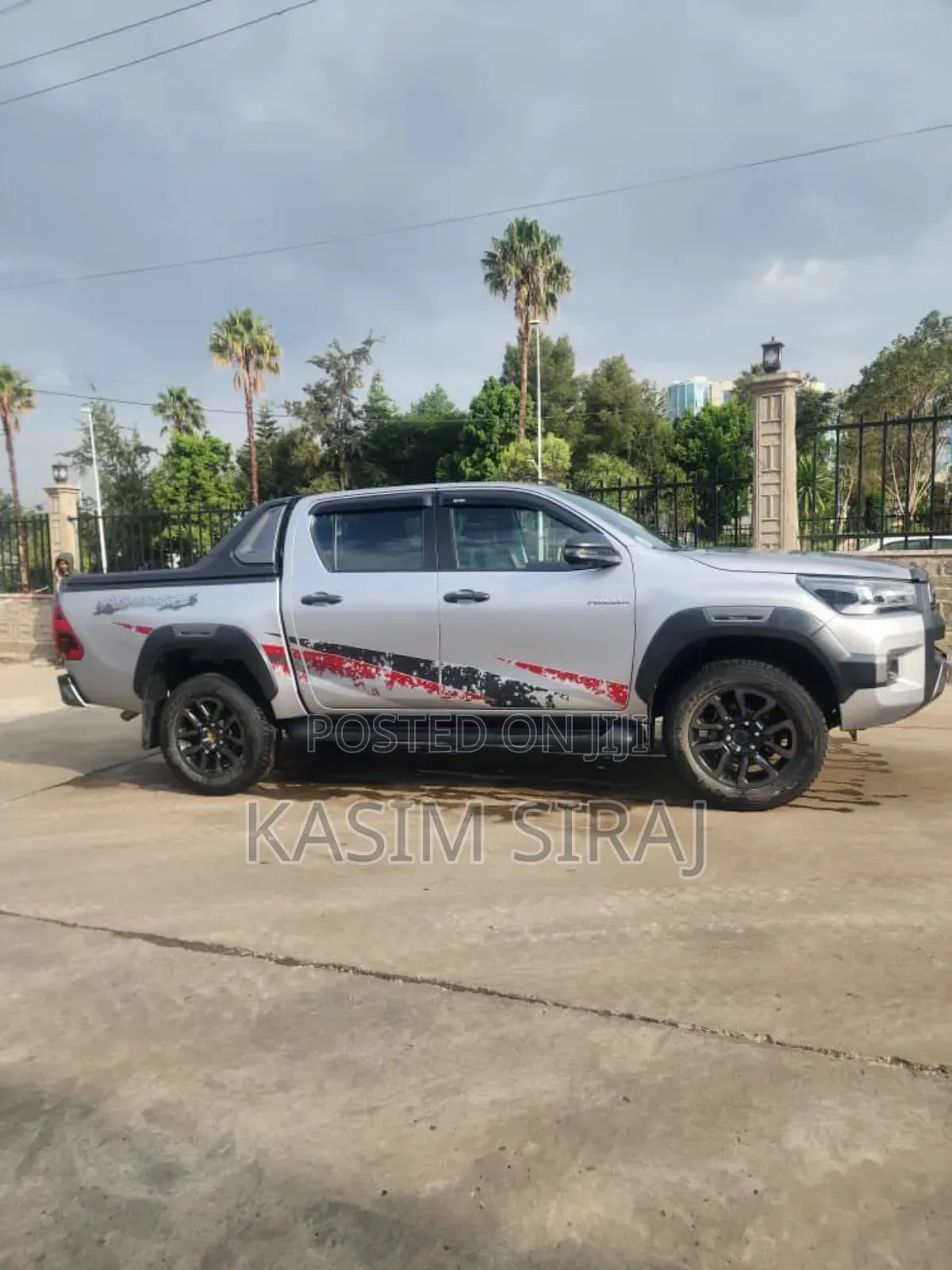 Toyota Hilux Revo Double Cab Deisel 2.8 AWD 2022 Silver