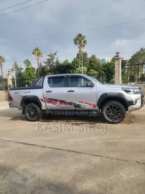 Toyota Hilux Revo Double Cab Deisel 2.8 AWD 2022 Silver