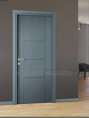 ክራውን ዶር Door