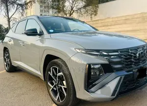 Hyundai Tucson 2024 Gray