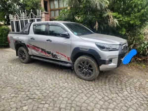Toyota Hilux Revo Double Cab Deisel 2.8 AWD 2022 Silver