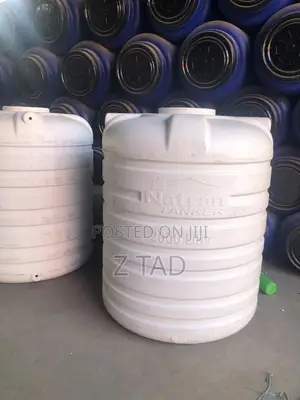 2000 Liters Vertical Tanker