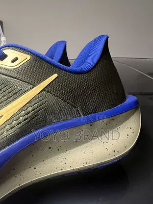 Nike Quest 6 Road Running Shoes