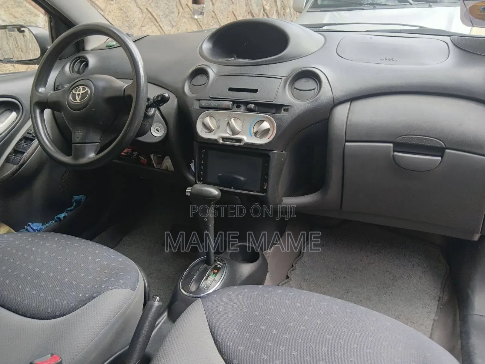 Toyota Vitz 2004 Silver