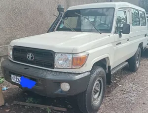 Toyota Land Cruiser 2019 White