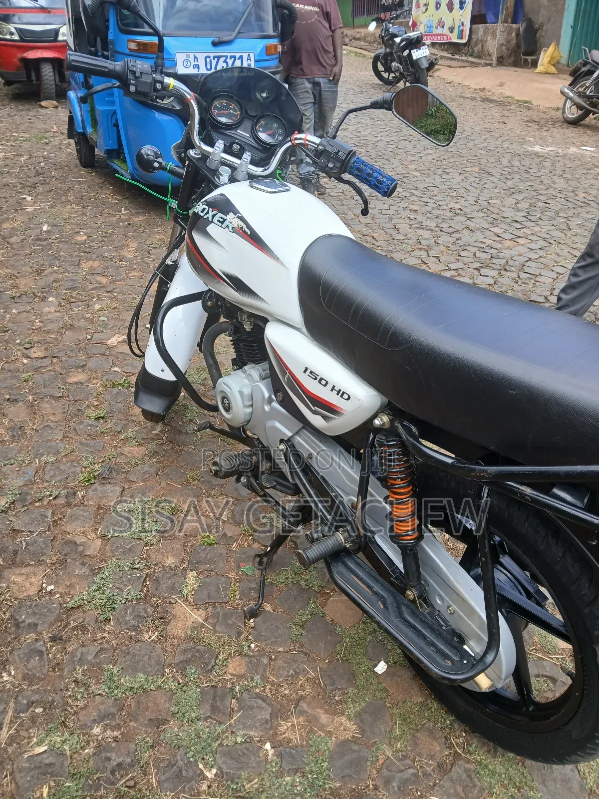 New Bajaj Boxer 2024 White
