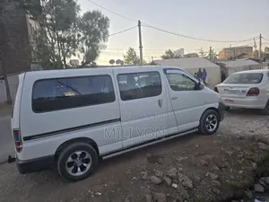 Toyota HiAce 2011 White