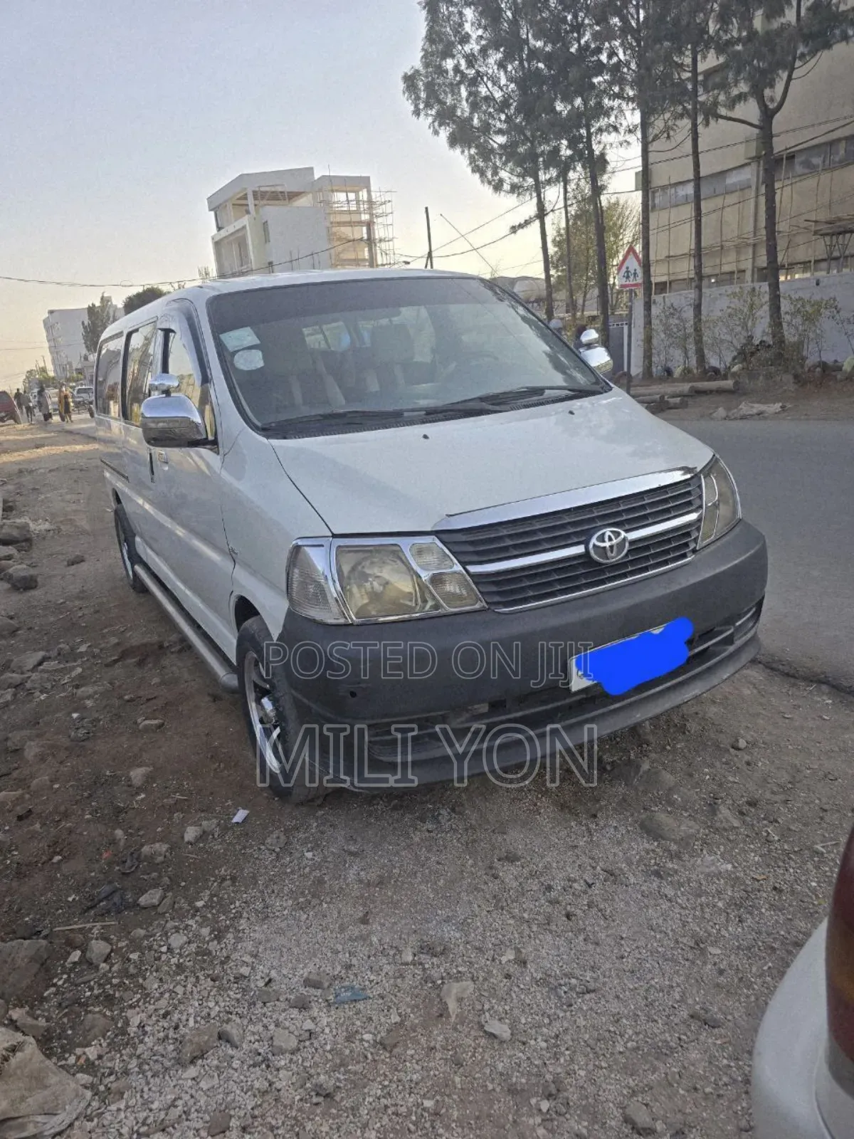 Toyota HiAce 2011 White