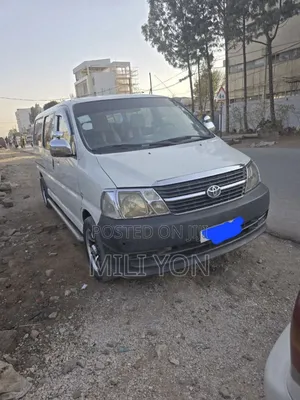 Toyota HiAce 2011 White