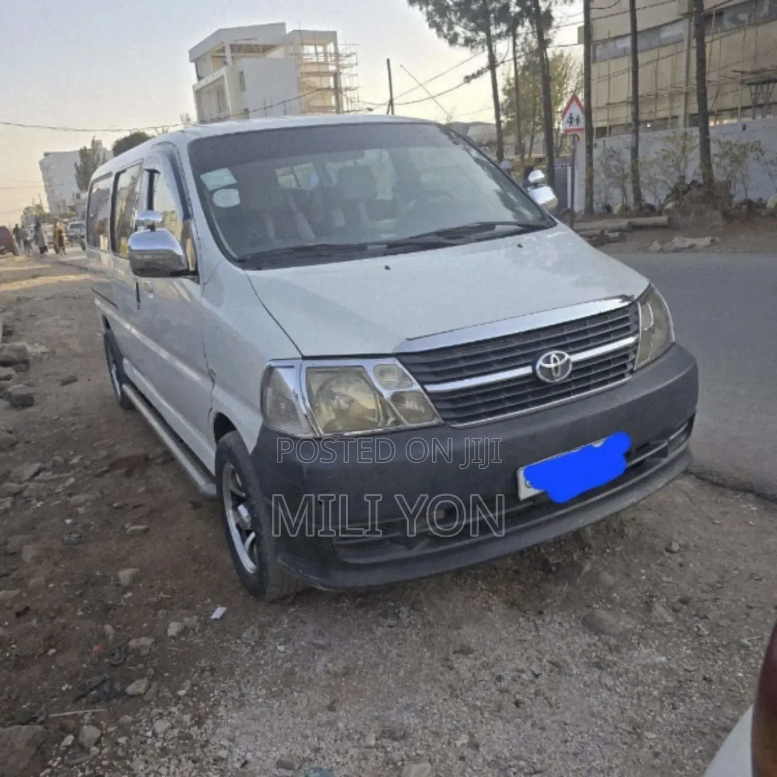 Toyota HiAce 2011 White