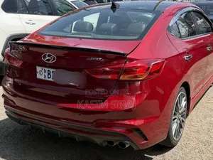 Hyundai Avante 2017 Burgundy