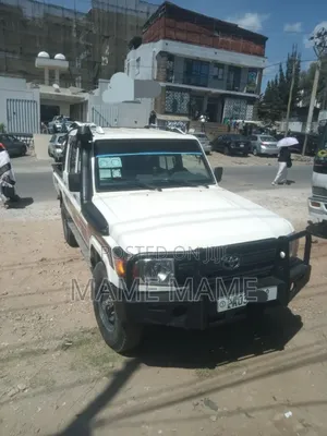 Toyota Hilux 2018 White