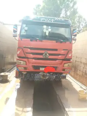 Sinotruk Howo 2011 Red