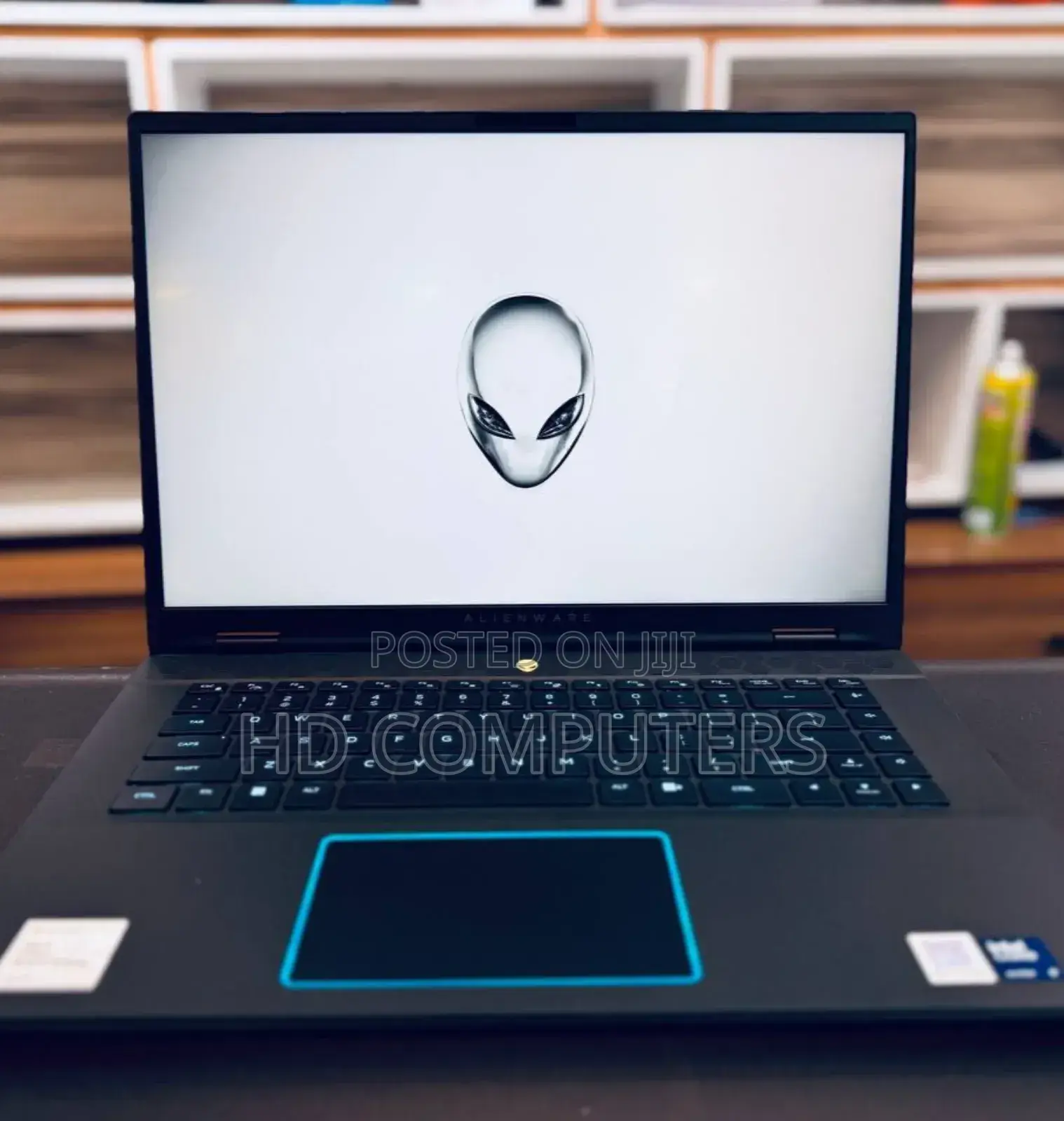 New Laptop Dell Alienware M16 16GB AMD Ryzen 9 SSD 1T