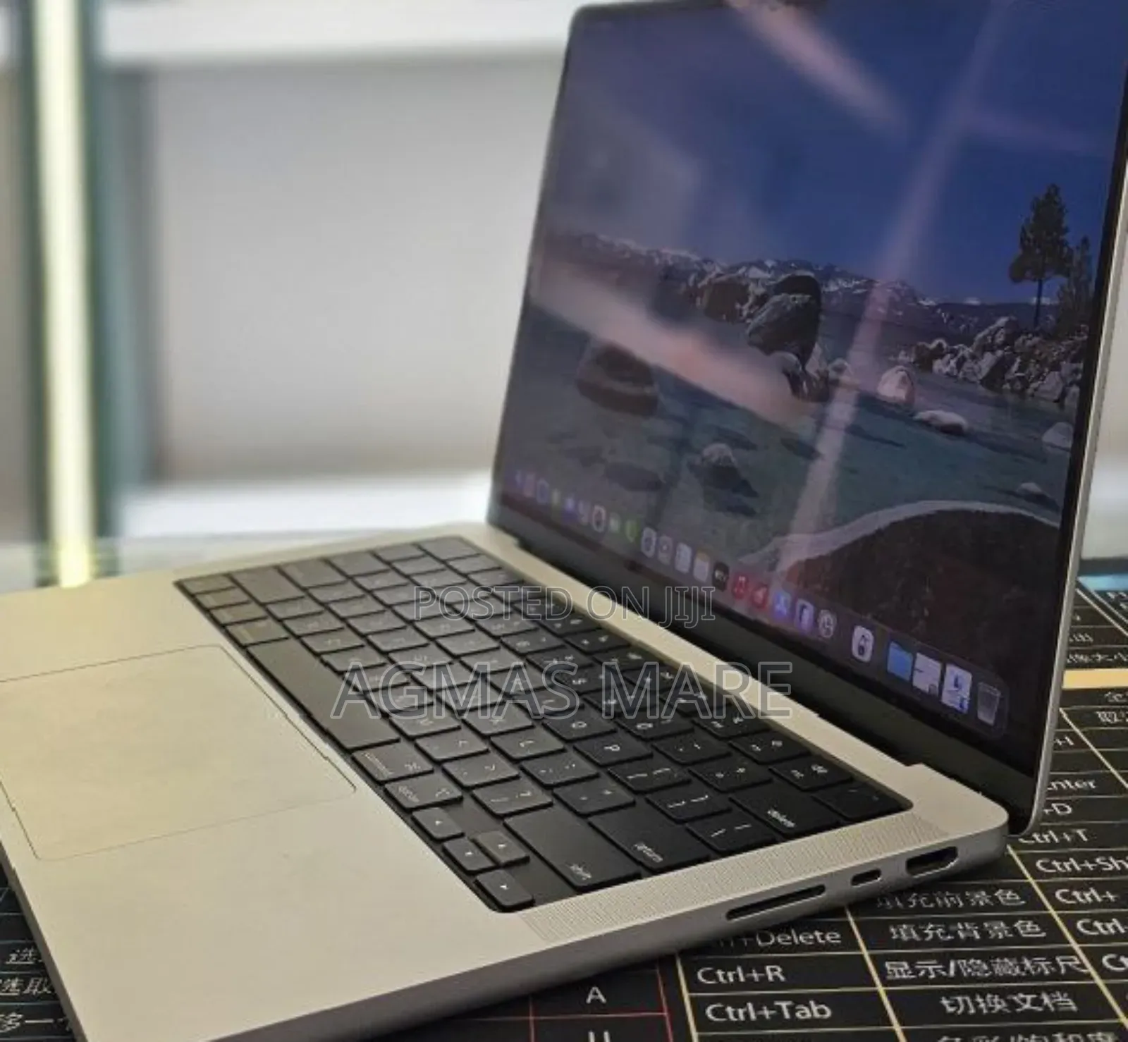 New Laptop Apple Macbook Pro 2025 M5 14-Inch 16GB Apple M5 SSD 512GB