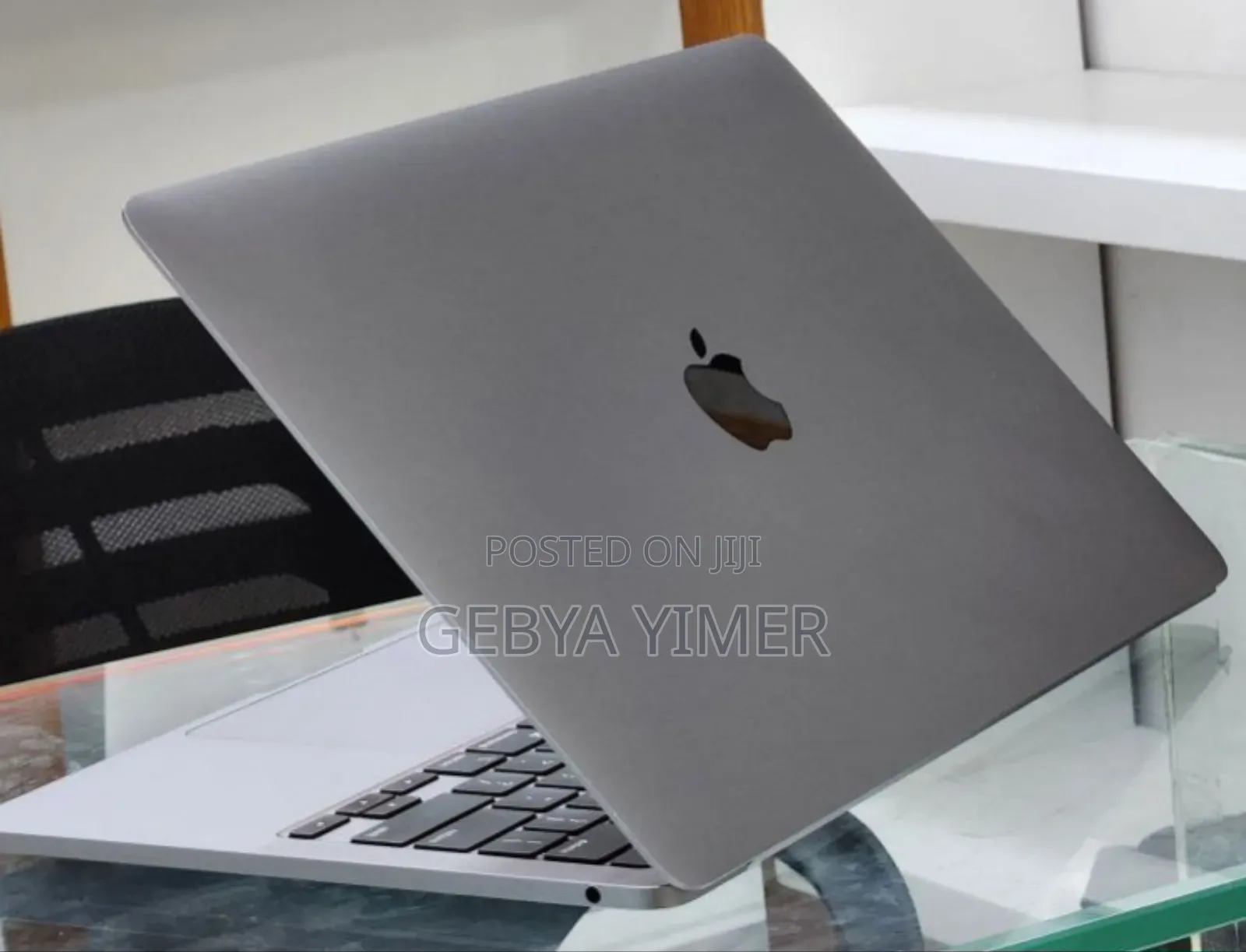 New Laptop Apple MacBook Pro 2022 M2 8GB Apple M2 SSD 256GB