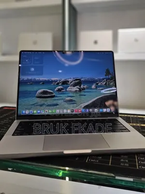 New Laptop Apple Macbook Pro 2025 M5 14-Inch 16GB Apple M5 SSD 512GB