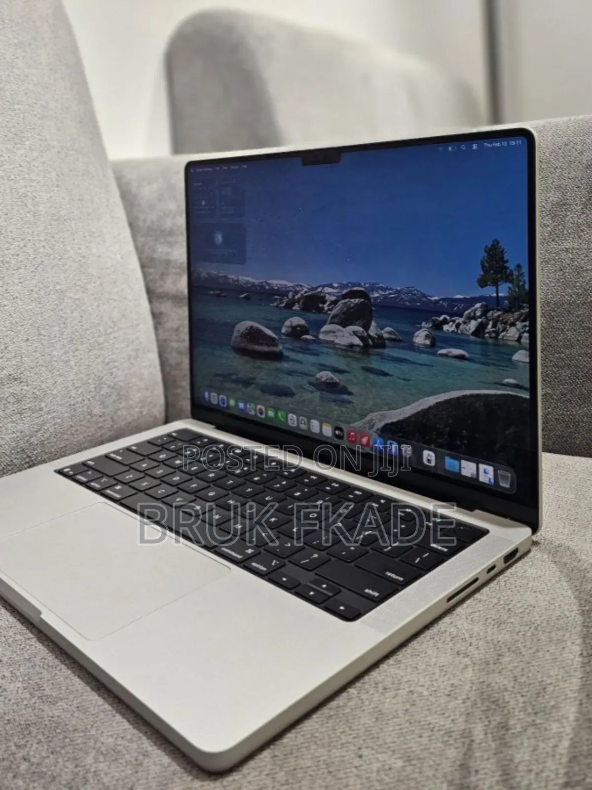 New Laptop Apple Macbook Pro 2025 M5 14-Inch 16GB Apple M5 SSD 512GB
