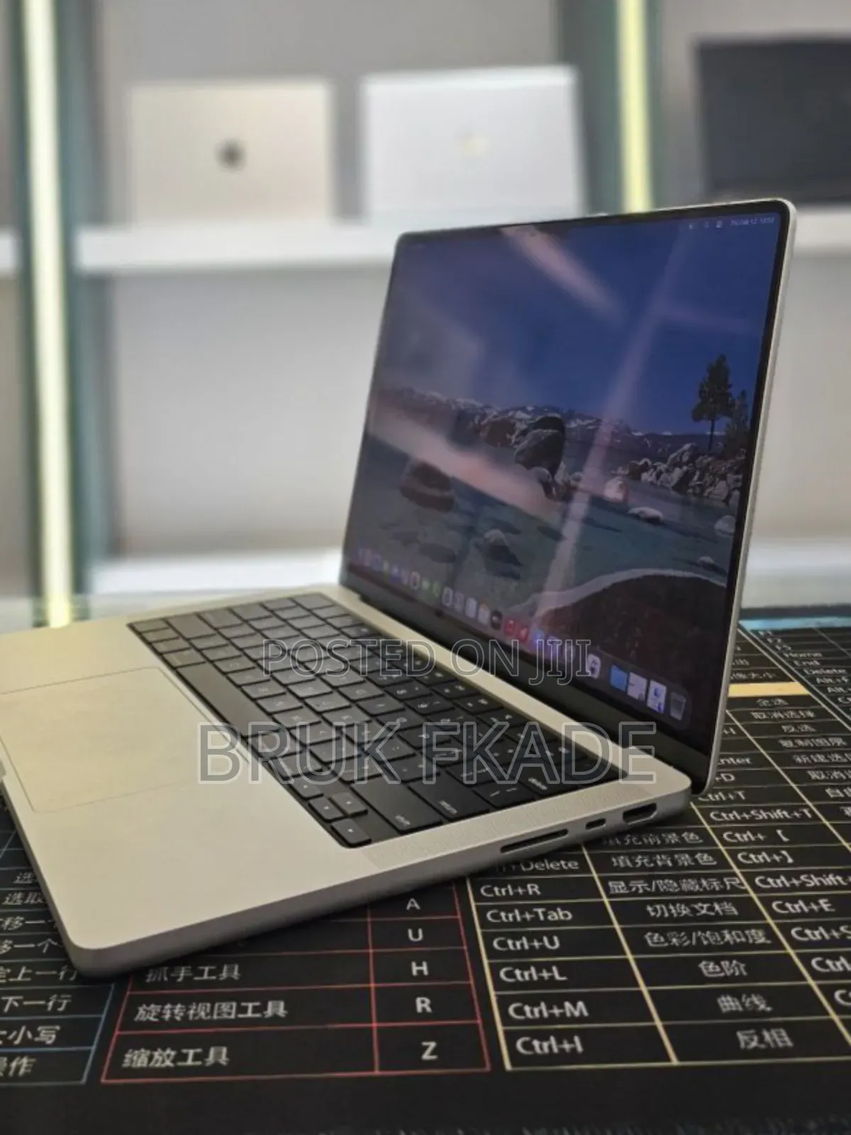 New Laptop Apple Macbook Pro 2025 M5 14-Inch 16GB Apple M5 SSD 512GB