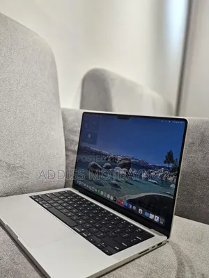 New Apple Macbook Pro 2025 M5 14-Inch 16GB Intel Core M SSD 512GB