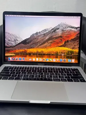 New Laptop Apple MacBook Pro 2017 8GB Intel Core I5 SSD 256GB