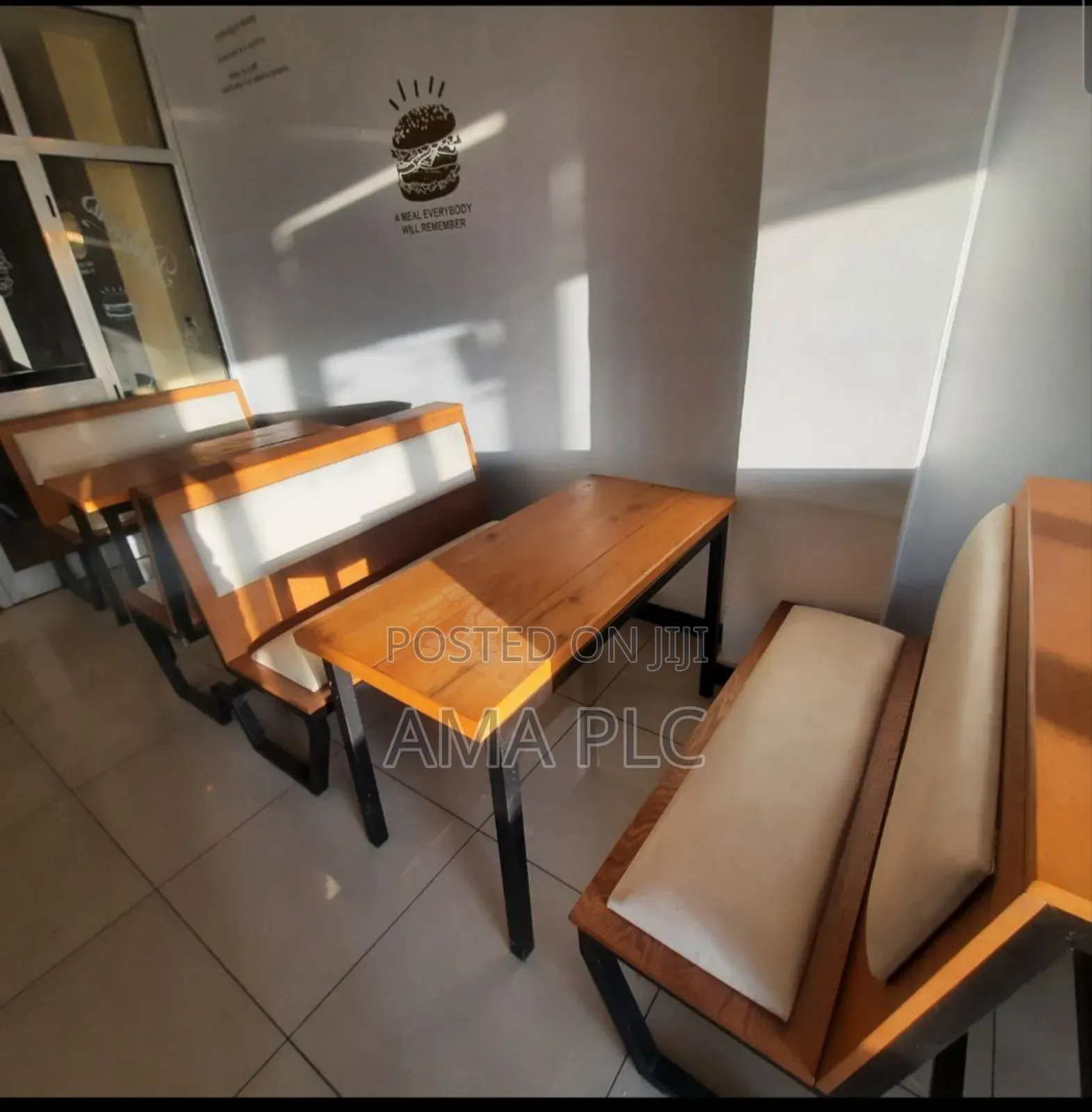 Tabel and Bench Seater