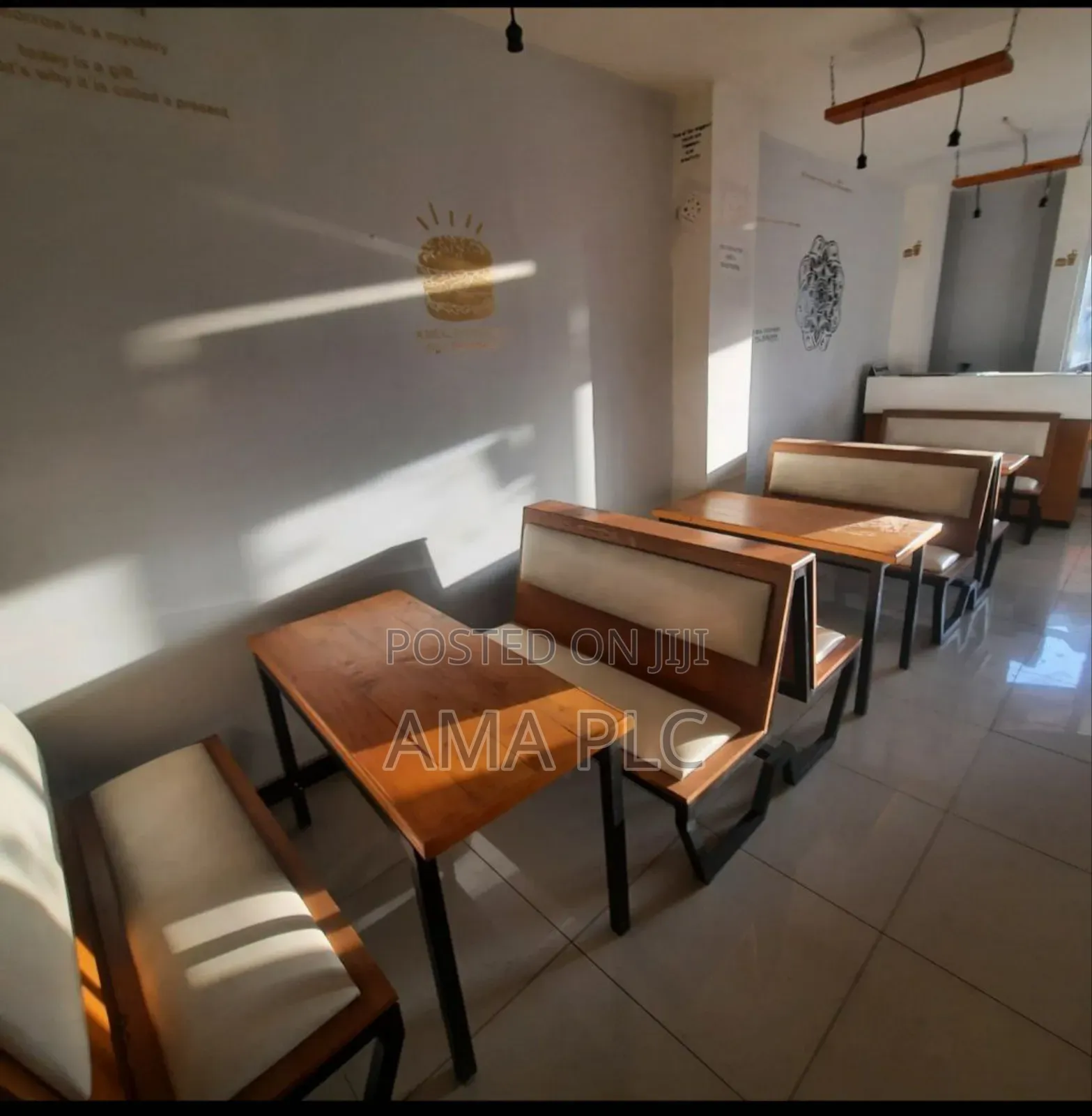 Tabel and Bench Seater