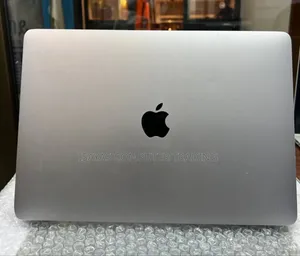 New Laptop Apple MacBook Pro 2019 8GB Intel Core I5 SSD 128GB