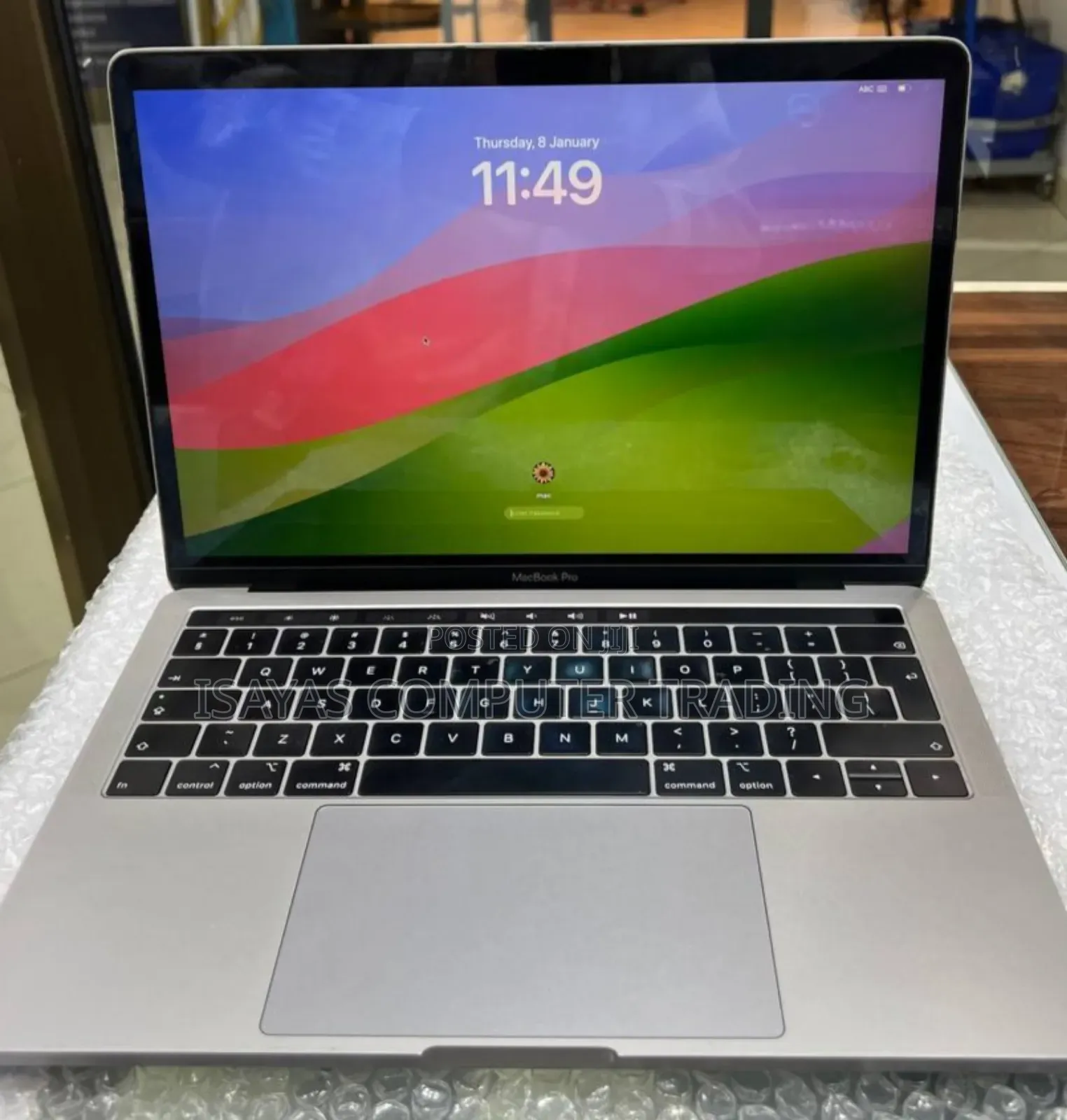 New Laptop Apple MacBook Pro 2019 8GB Intel Core I5 SSD 128GB