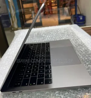 New Laptop Apple MacBook Pro 2019 8GB Intel Core I5 SSD 128GB