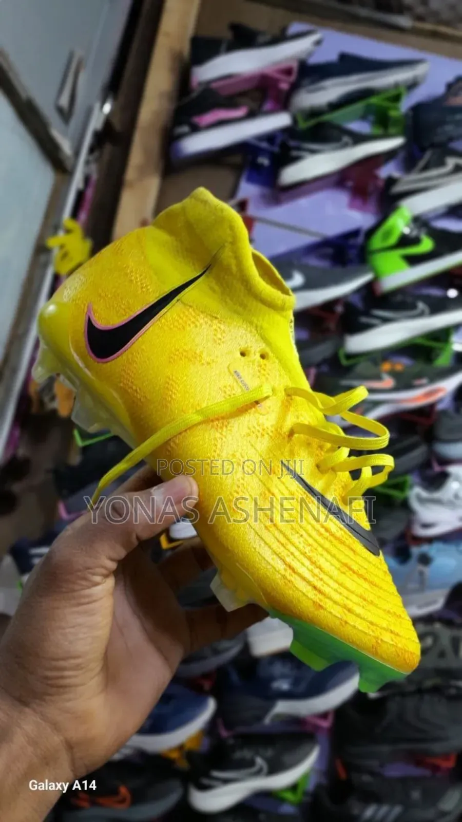 Nike Phantom Luna Elite Fg 'United Golden Pack' Soccer Cleats.