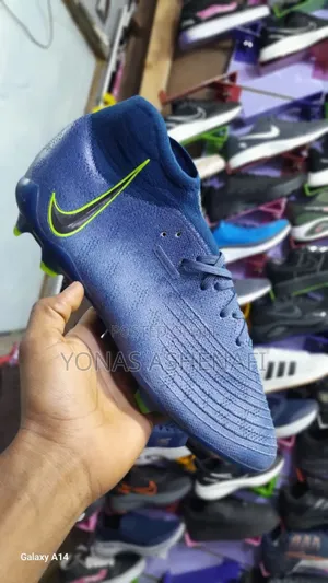 Nike Phantom Luna Elite Fg 'United Golden Pack' Soccer Cleats.