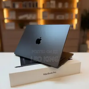 New Laptop Apple Macbook Pro 2025 M5 14-Inch 16GB Apple M5 SSD 512GB