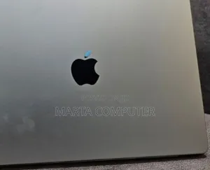 New Laptop Apple Macbook Pro 2025 M5 14-Inch 16GB Apple M5 SSD 512GB