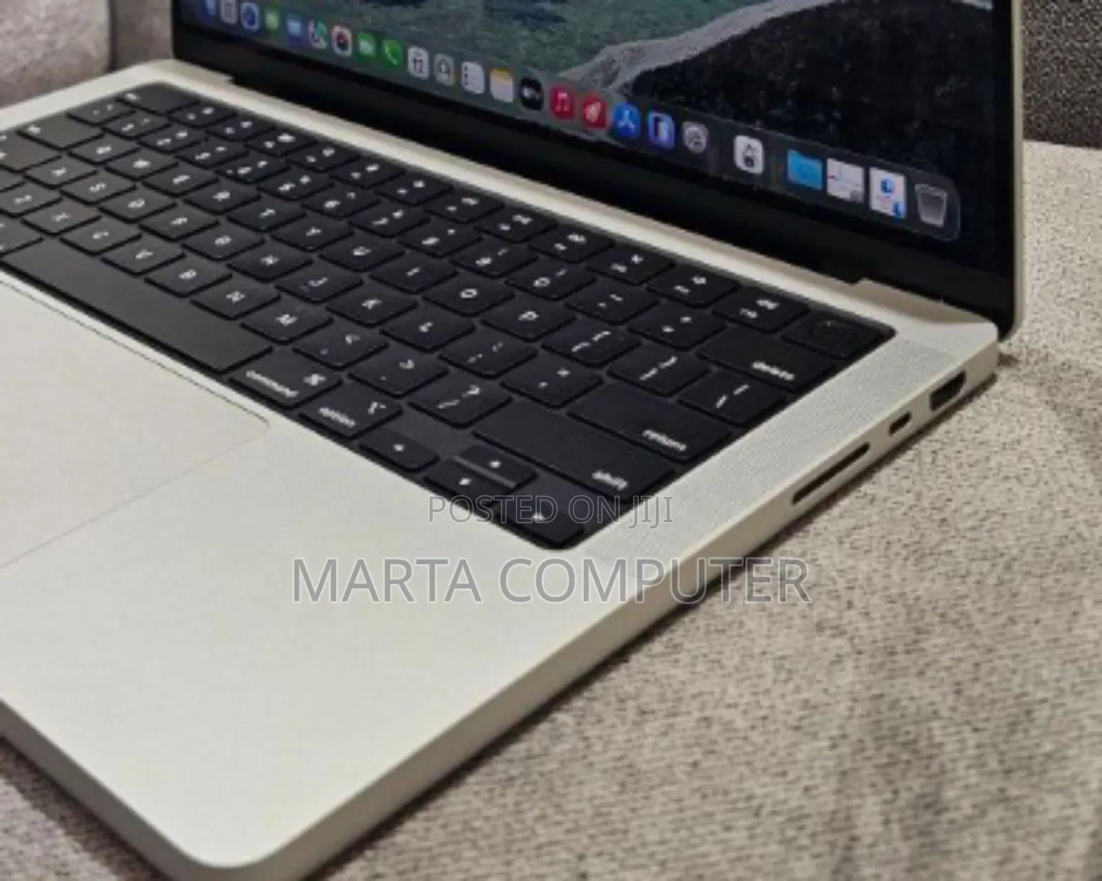 New Laptop Apple Macbook Pro 2025 M5 14-Inch 16GB Apple M5 SSD 512GB