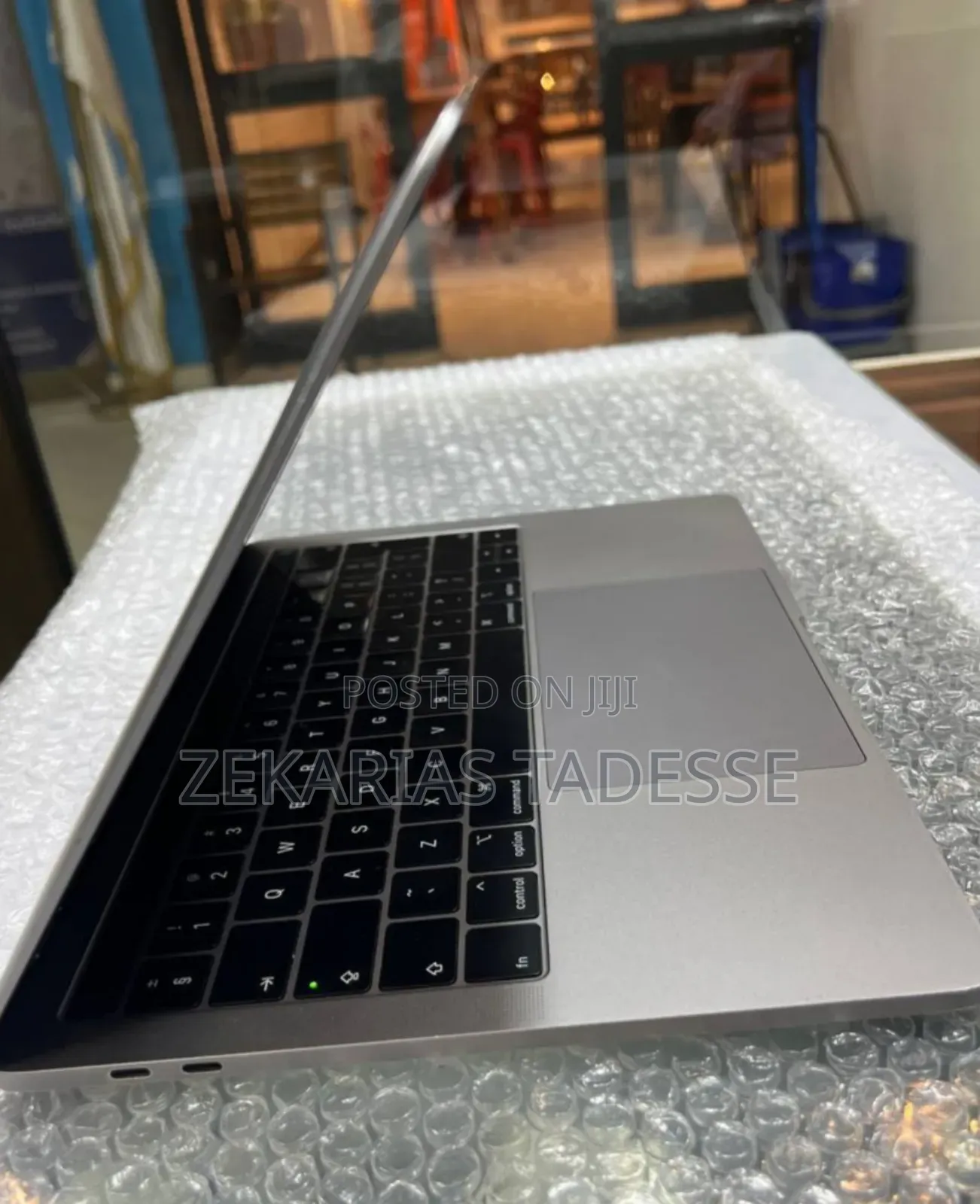 New Laptop Apple MacBook Pro 2019 8GB Intel Core I5 SSD 128GB
