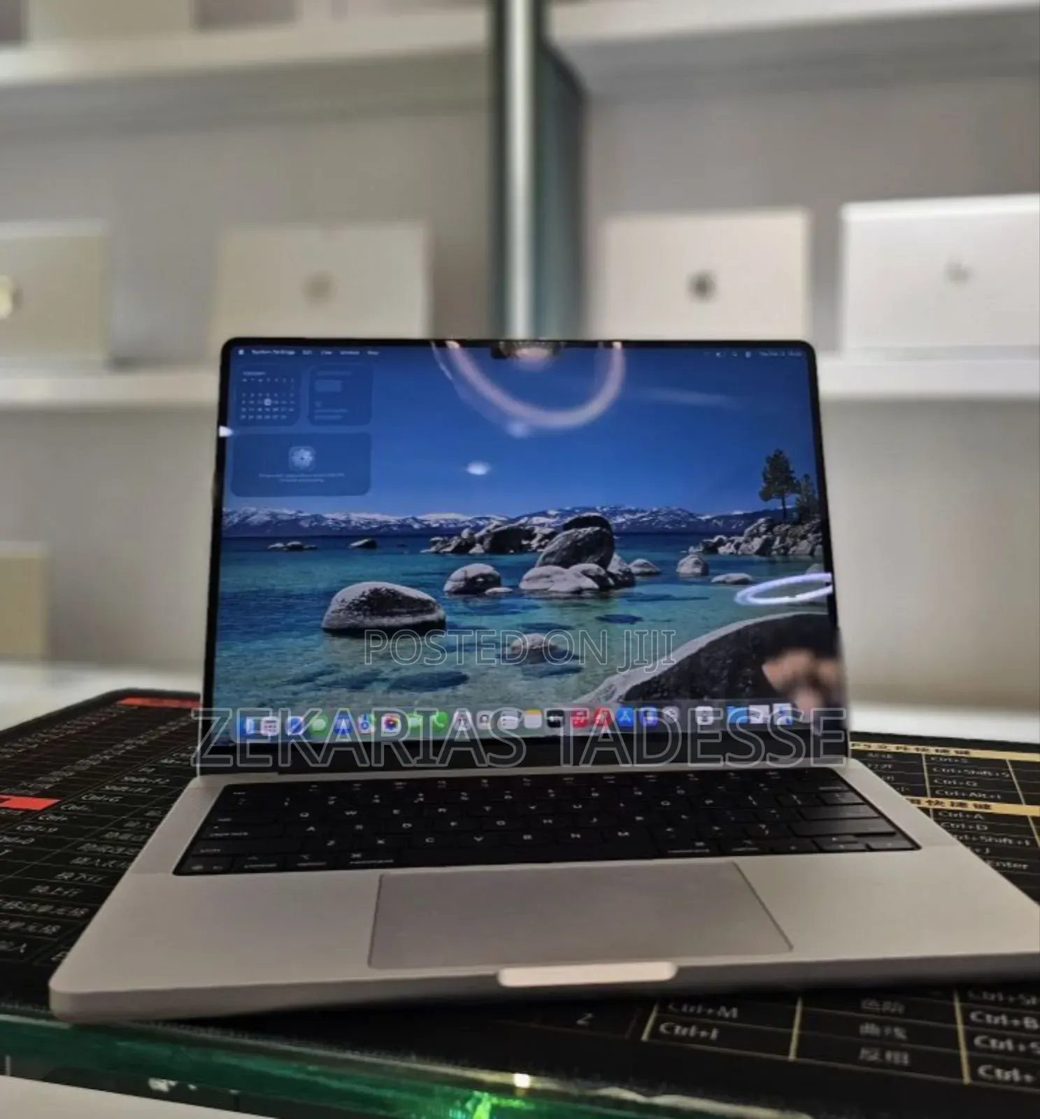 New Laptop Apple Macbook Pro 2025 M5 14-Inch 16GB Apple M5 SSD 512GB