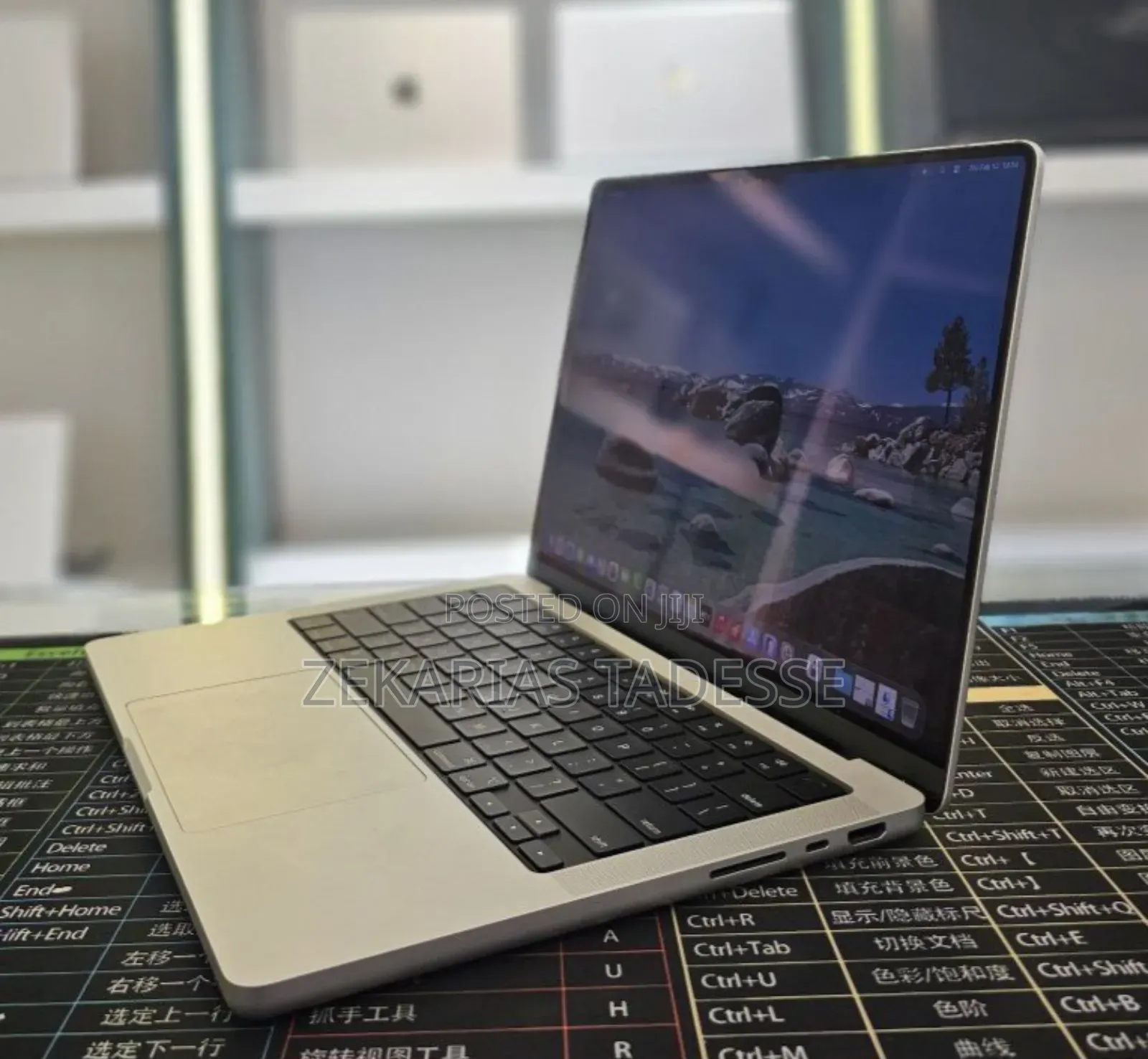 New Laptop Apple Macbook Pro 2025 M5 14-Inch 16GB Apple M5 SSD 512GB