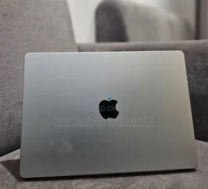 New Laptop Apple Macbook Pro 2025 M5 14-Inch 16GB Apple M5 SSD 512GB