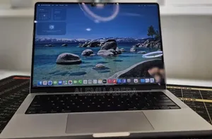 New Laptop Apple Macbook Pro 2025 M5 14-Inch 16GB Apple M5 SSD 512GB