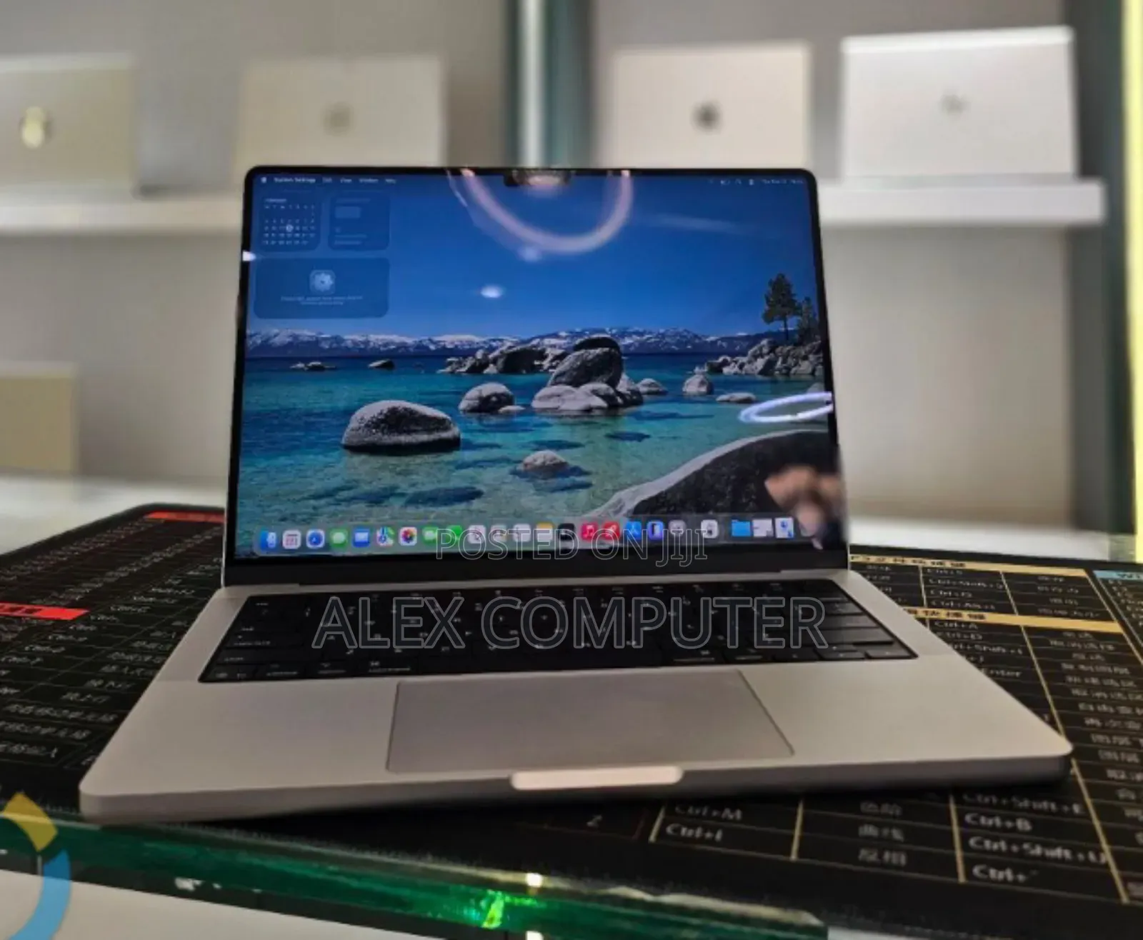 New Laptop Apple Macbook Pro 2025 M5 14-Inch 16GB Apple M5 SSD 512GB