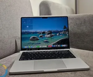 New Laptop Apple Macbook Pro 2025 M5 14-Inch 16GB Apple M5 SSD 512GB