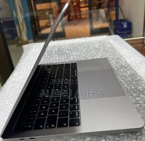 New Laptop Apple MacBook Pro 2019 8GB Intel Core I5 SSD 128GB