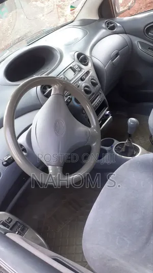 Toyota Yaris 1.5 2000 Blue