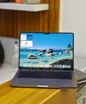 New Laptop Apple MacBook Pro M1 32GB Apple M1 Pro SSD 512GB