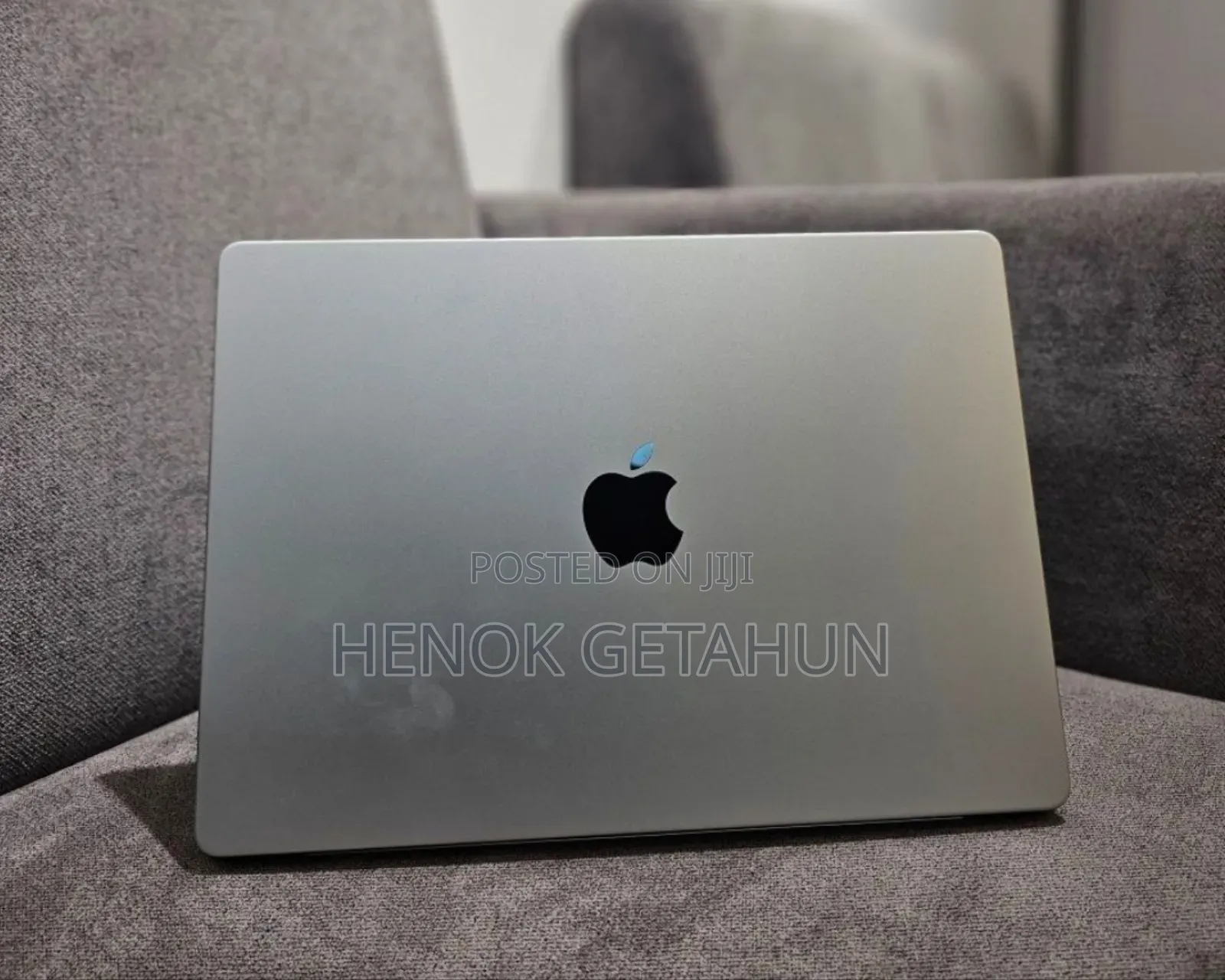 New Laptop Apple Macbook Pro 2025 M5 14-Inch 16GB SSD 512GB